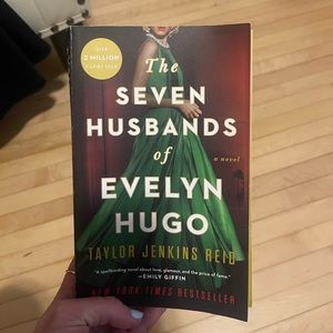 The Seven Husbands of Evelyn Hugo